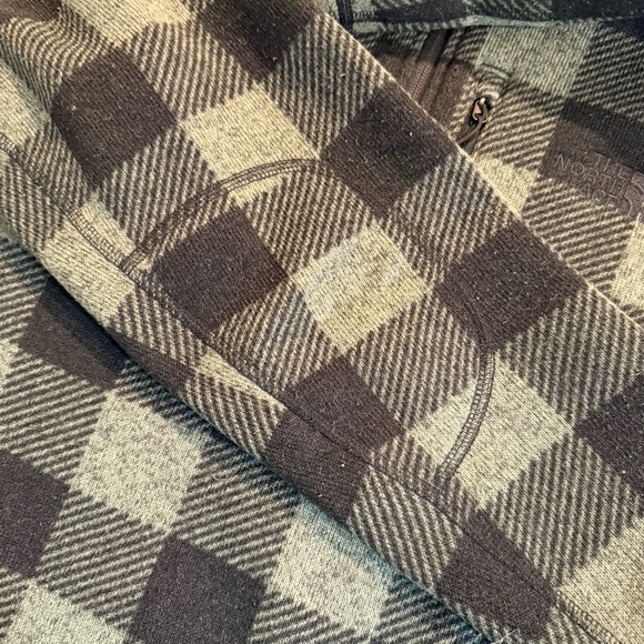 The North Face Green and Black Zip Up Sweater - Picture 9 of 10